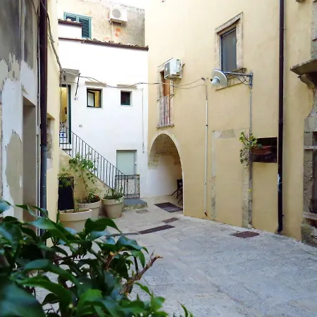 L'arco Delle Commari *